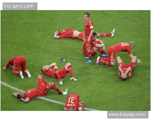 足球明星现场高清照片展现运动魅力与激情瞬间的完美捕捉